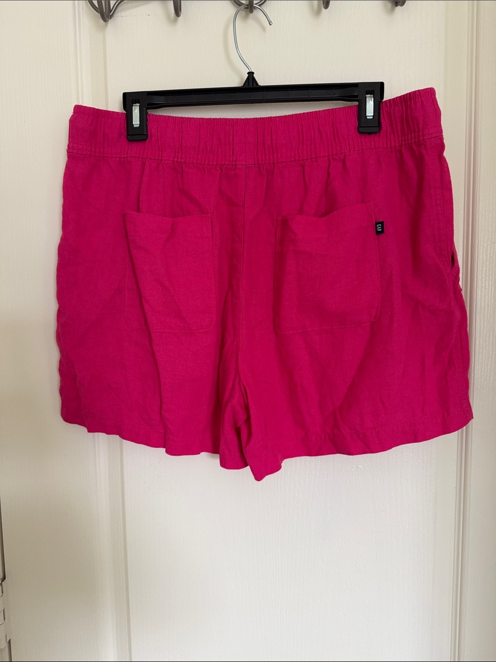 GAP Women’s Linen Blend Shorts - Picture 3 of 6